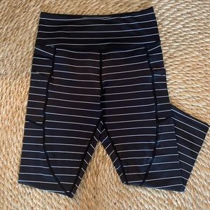 Zyia Light n Tight Capri Leggings